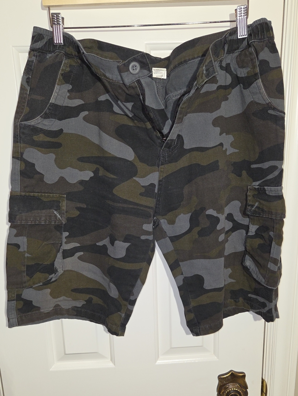 Men's Camo Cargo Shorts - Olive/Black